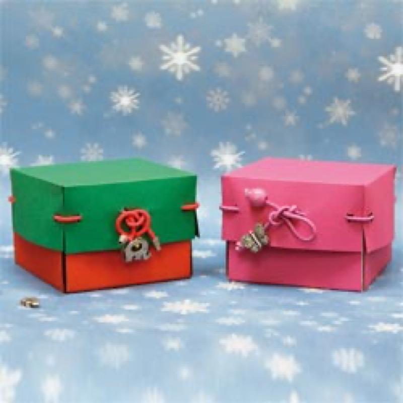 Coffret cadeaux rouge et blanc, grande boîte cadeaux, boîte rangement.